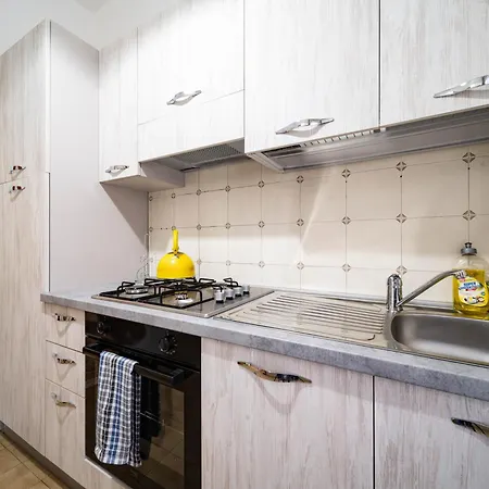 Spazioso Trilocale Vicino Stazione A Pochi Passi Dal Appartement
