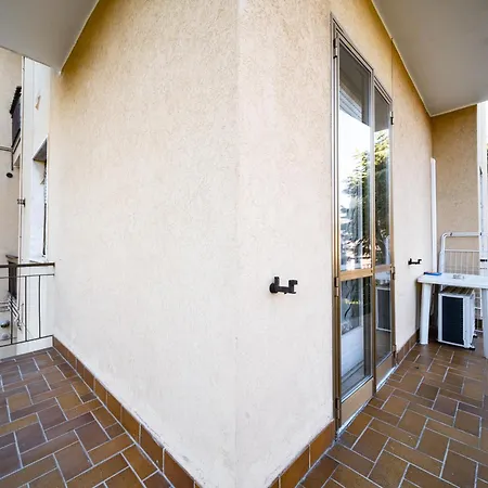 Spazioso Trilocale Vicino Stazione A Pochi Passi Dal Apartment Desenzano del Garda