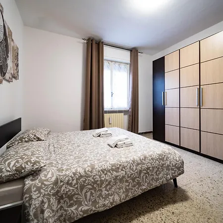 Spazioso Trilocale Vicino Stazione A Pochi Passi Dal Apartment *